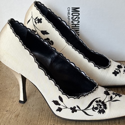 Vintage Moschino Cream Black Embroidered Square Toe Cube Heel EU36 - Picture 5 of 13