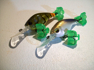 2 SHARP 6TH SENSE DIVING FISHING LURES IN 2 COLORS