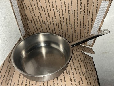 Vollrath 3153 Centurion 4 1/4Qt Stainless Steel Curved Saute Pan See Discrption