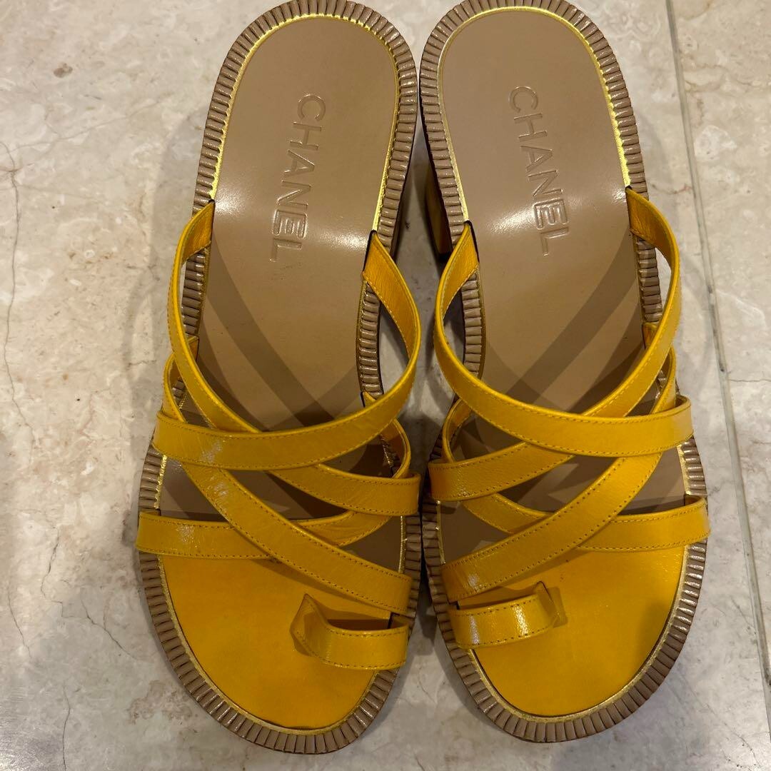 CHANEL シャネル ココマーク ミュール 37 1/2 シャネル ココマーク パテントレザー ミュール 37 1/2