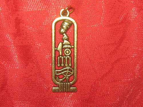 Wholesale Lot Of 4 Queen Nefertiti Eye of Horus Cartouche Gold Egypt Pendants - Picture 3 of 3