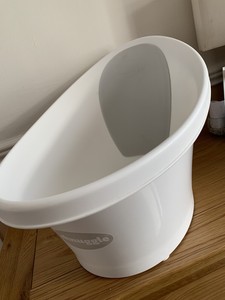 shnuggle baby bath with bum bump support and cosy foam back rest