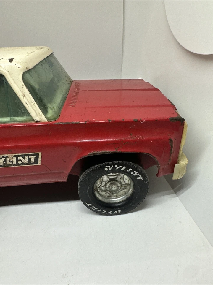 Nylint Emergency Ambulance Red White Vintage Square Body Chevrolet Truck Read - Image 2 of 4