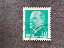 GERMANY EAST DDR DEUTSCHE DEMOCRATIC REPUBLIC 1961 WALTER ULBRICHT 10 PFG GREEN