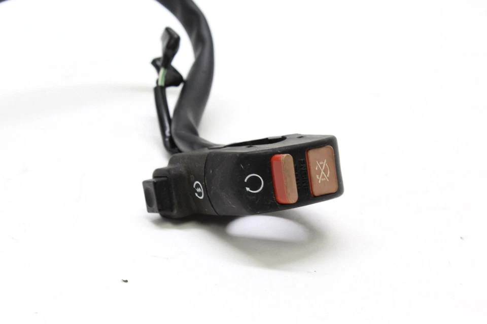 Оригинальные выключатели для Honda Cbr1000rr 04–05 годов выпуска с правым зажимом на ручке - Изображение 2 из 4