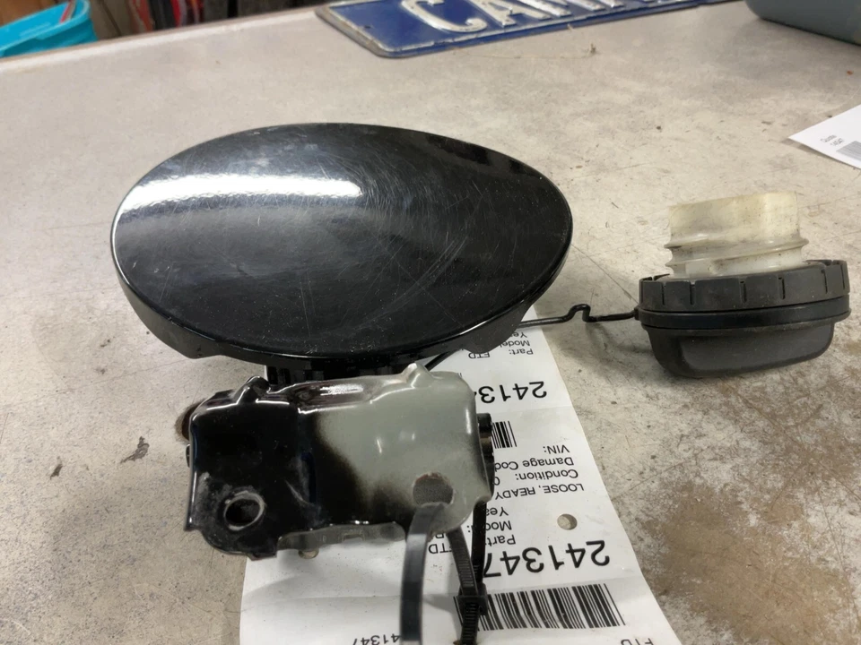 Puerta del tanque de combustible TOYOTA PRIUS V 10 11 12 13 14 NEGRO 202 Foto 3 de 3