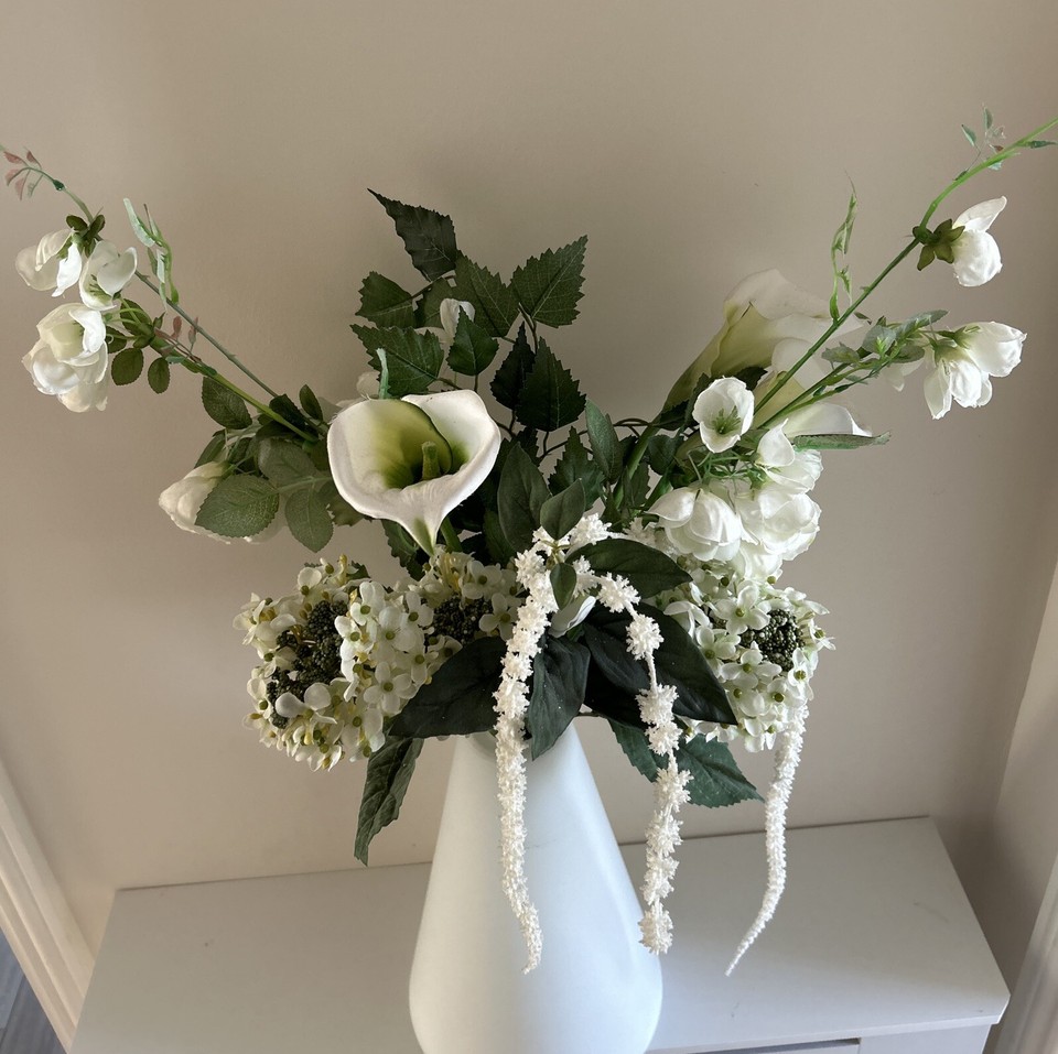 Artificial White Flower Arrangement From Dobbies 10 In Total Excellent