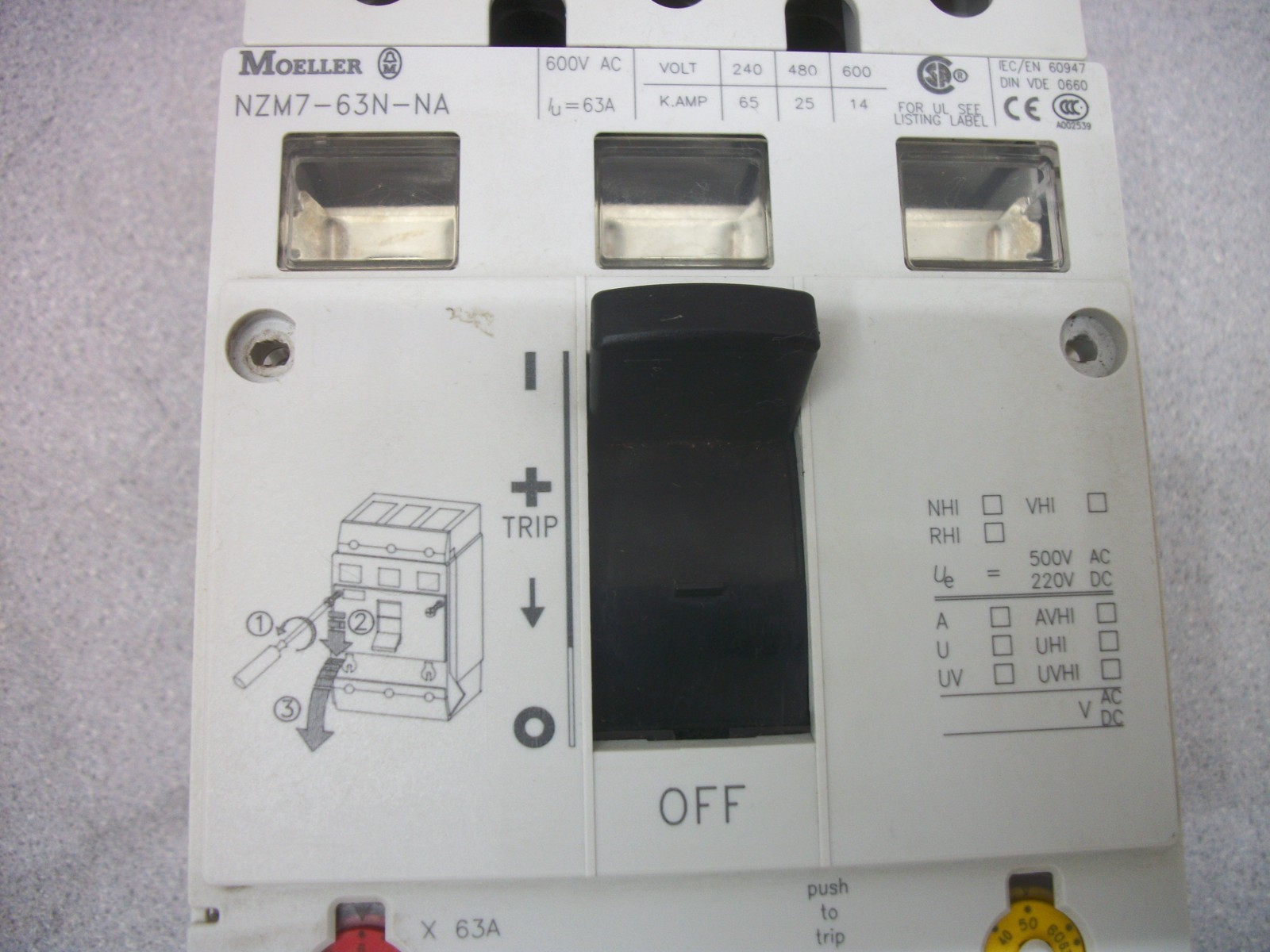 KLOCKNER-MOELLER NZM7 CIRCUIT BREAKER NZM7-63N-NA 63AMP 600VOLT 3POLE NO COVER