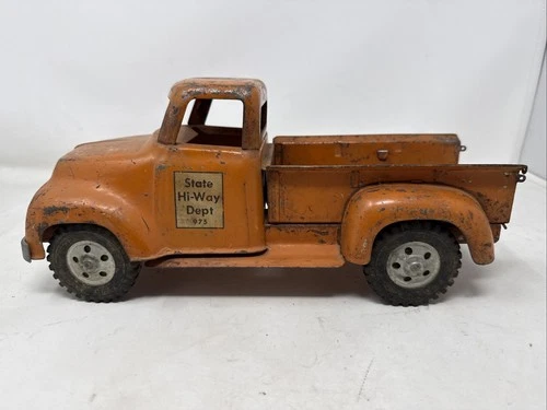VINTAGE  TONKA STSTE HI-WAY DEPT PICK UP TRUCK TOY    688-E