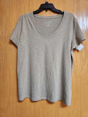 Universal Thread Taupe Short Sleeve Tee NWT. XL. Cute.