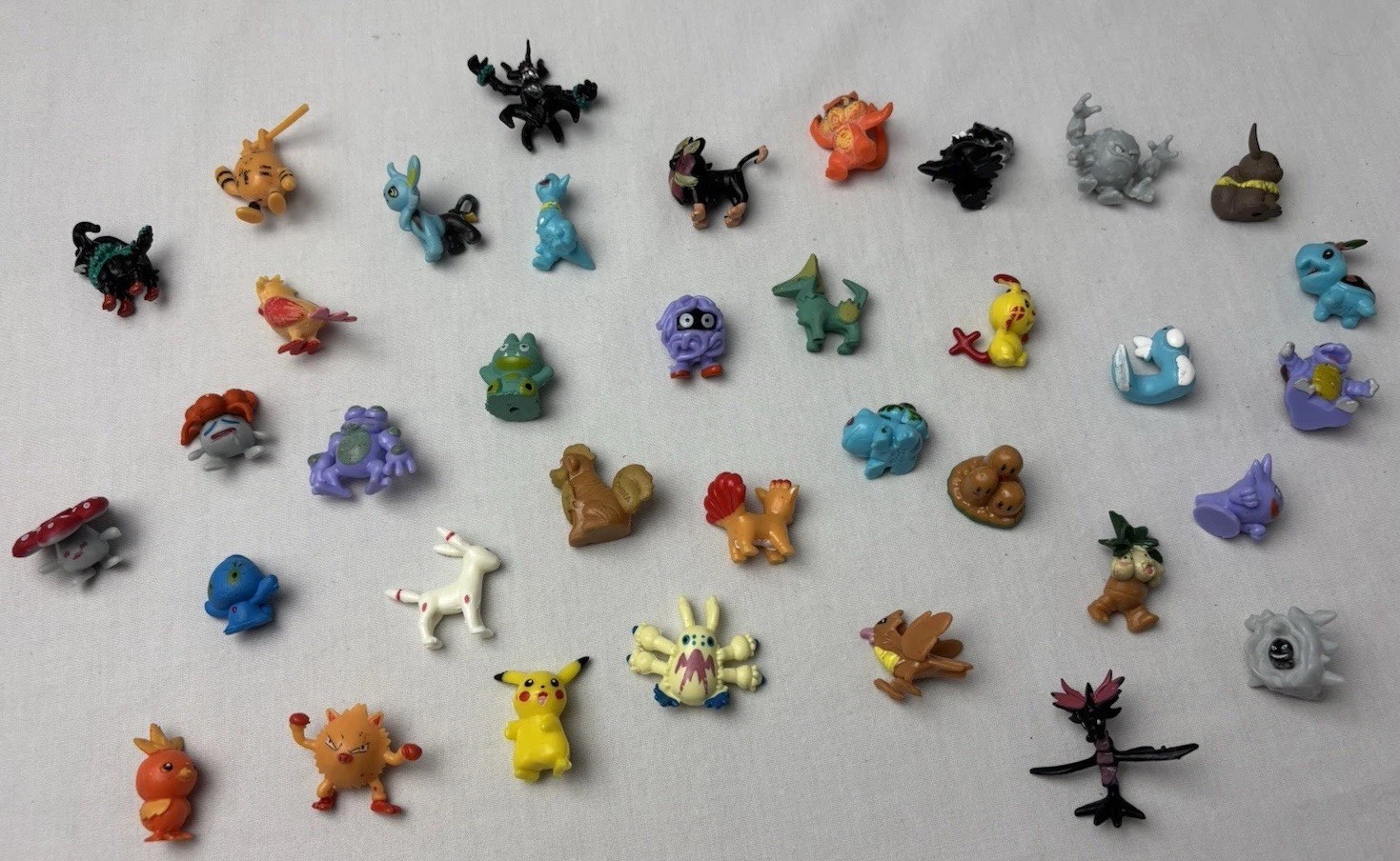 Pok&eacute;mon Mini Plastic Figures Mixed Lot Of 36 Unmarked