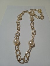 Collana lunga colore oro con perle grandi donna
