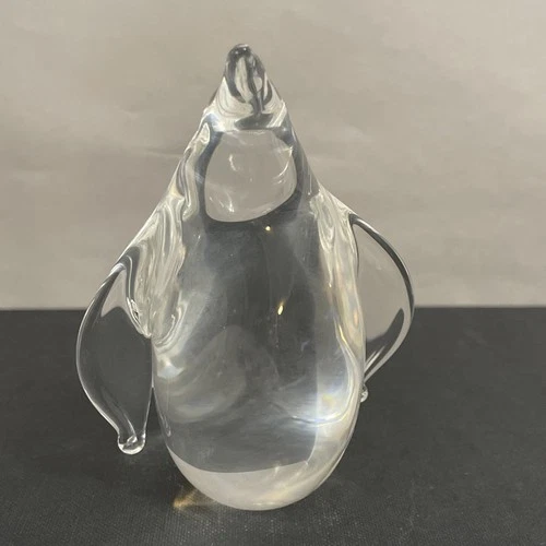 STEUBEN GLASS CRYSTAL PENGUIN FIGURINE / PAPERWEIGHT 3.75”TALL
