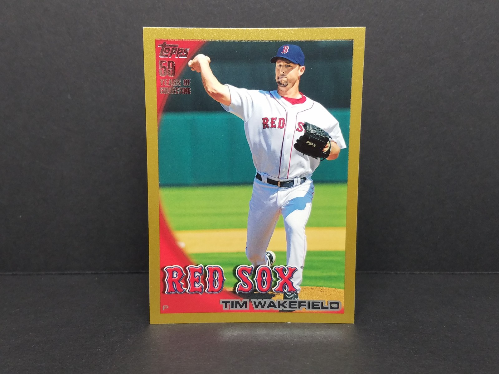2010 Topps #208 Tim Wakefield, Boston Red Sox - Gold Border Parallel (0207/2010)