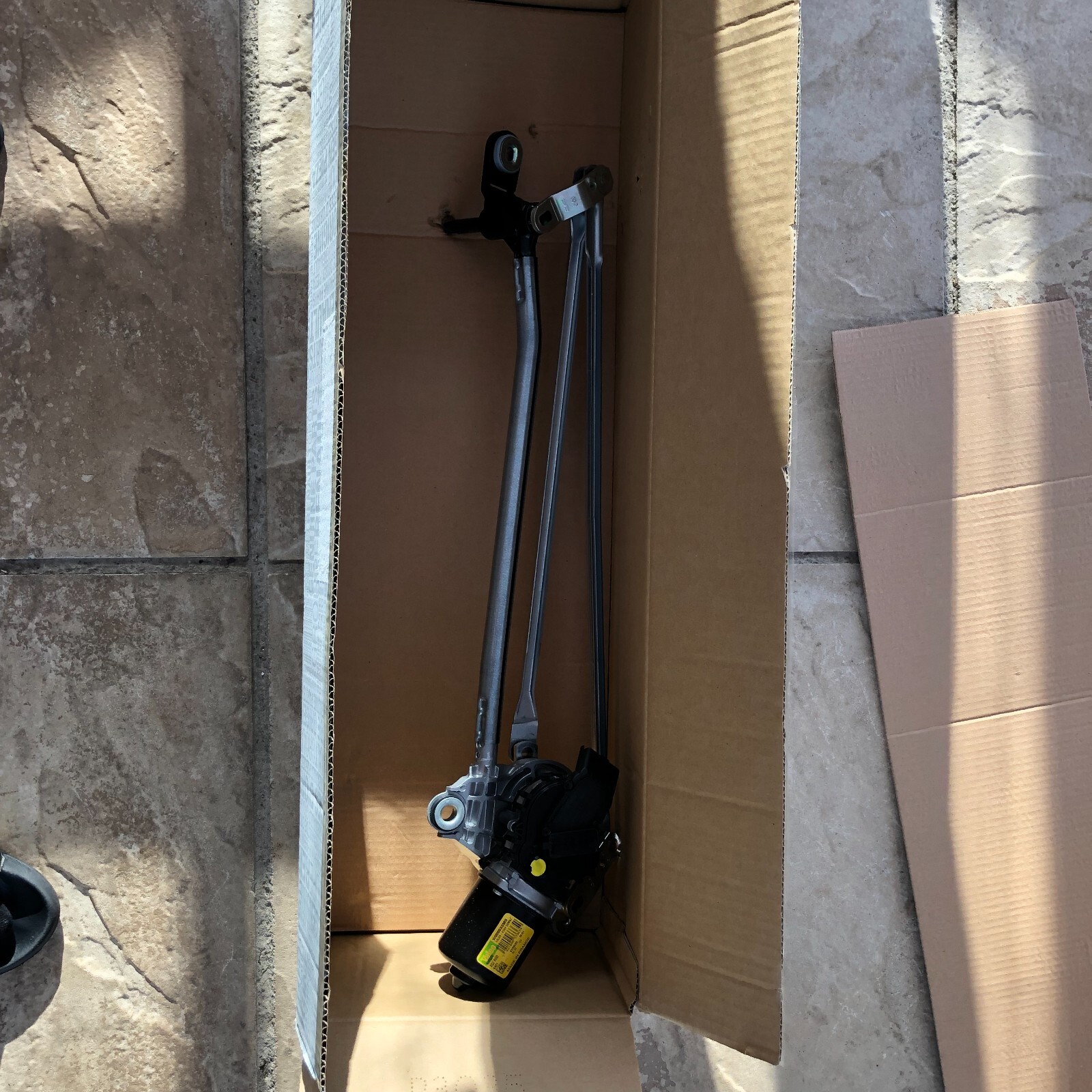 dacia sandero stepway front windscreen wiper and linkage eBay