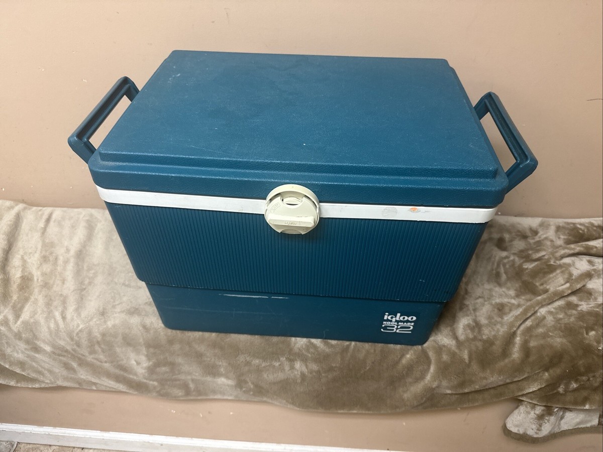 Igloo Cooler Chinese Yeti Cooler Knockoff Igloo Kool Made 32 Quart