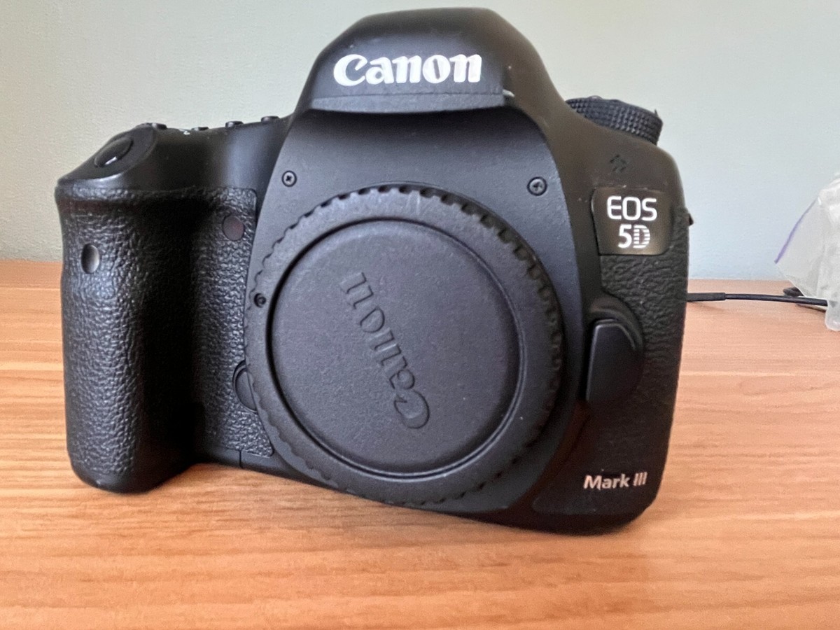 Canon EOS 5D Mark III with EF 24-105 f/4L lens and Canon EOS 5D Mark III with EF 24-105 f/4L lens and