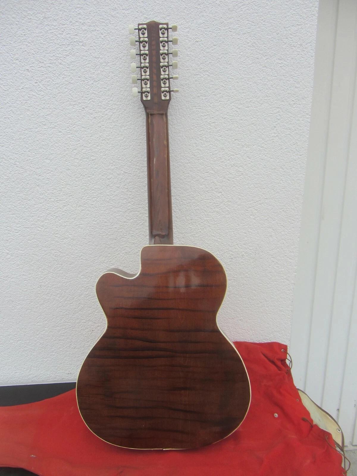Picture 2 of 12