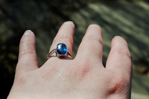 Blue Kyanite Bezel Set In Sterling Silver Ring Size 7.75 - Picture 3 of 3