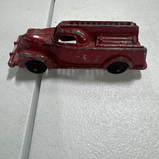 VINTAGE 1940s DIECAST MANOIL FIRETRUCK NO.709 MADE IN USA 4 1/2 INCHES Red