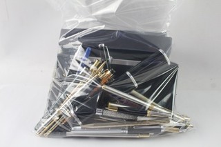 Writing Instruments Assorted Inc Fountain Pens Ballpoint Biro Rollerball 1.5kg