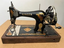 Antique 128 Singer Sewing Machine  ' La Vencedora ' Hand Crank