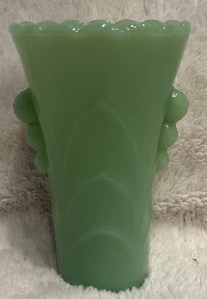 Vintage Anchor Hocking Fire King Jadeite Art Deco Tulip Vase 5.25