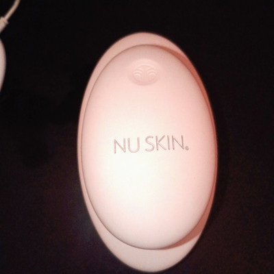 Nu Skin ageLOC WellSpa iO Microcurrent Body Device System with Conductive Gel