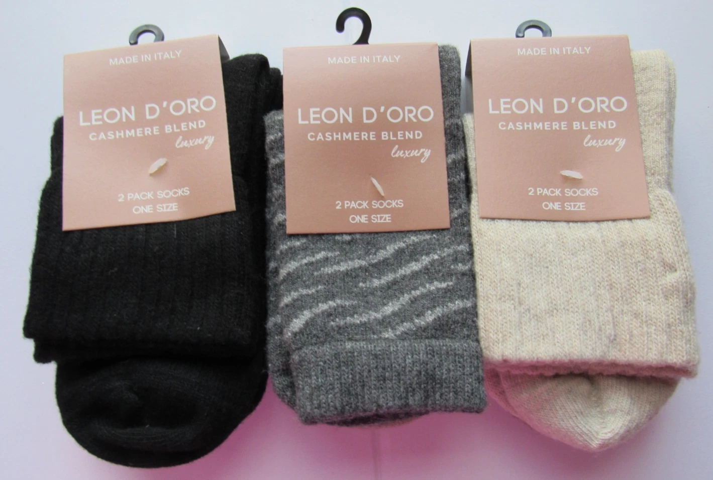 LEON D'ORO Made in Italy CASHMERE BLEND Crew Socks 2 PAIR Women's One Size NWT