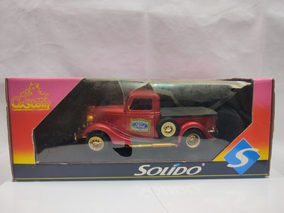 Solido 1/18 Ford Pickup V8 Classic Truck Satin Red Gold Vintage