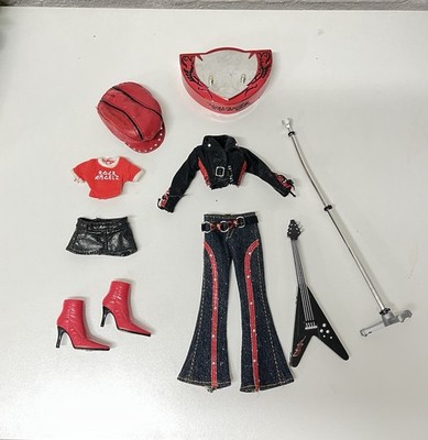 BRATZ Rock Angelz Sasha clothes and Accessories lot bundle Konvolut doll 2005