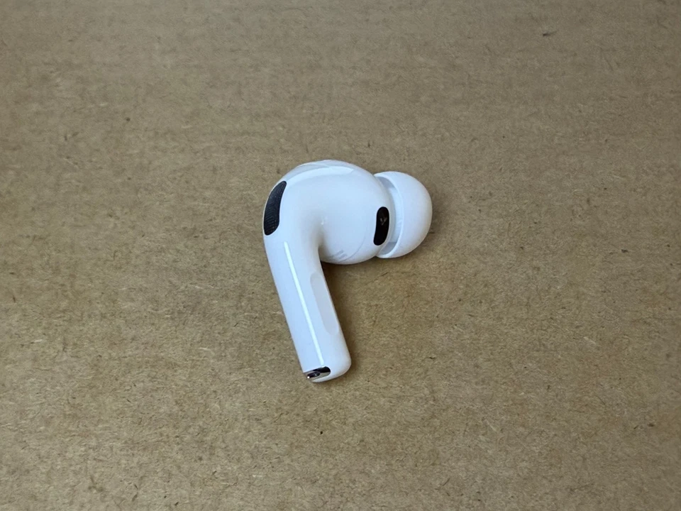 NEW Apple AirPods Pro 3 Original OEM Replacement Right Earbud Pod (A3063) - Image 3 of 3