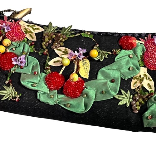 Bolso de noche Mary Frances negro con adornos de frutas y flecos con cuentas - Imagen 2 de 6