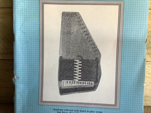 BEGINNING AUTOHARP INSTRUCTION BOOK - PAPERBACK MUSIC BOOK - Picture 2 of 11