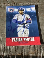 2022 South Bend Cubs Fabian Pertuz Auto Autograph Signed Team Card Cubs Auto