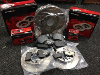 MINTEX DISCS & MINTEX PADS FRONT REAR AUDI A3 VW GOLF MK5 TDI FSI TSI SET  