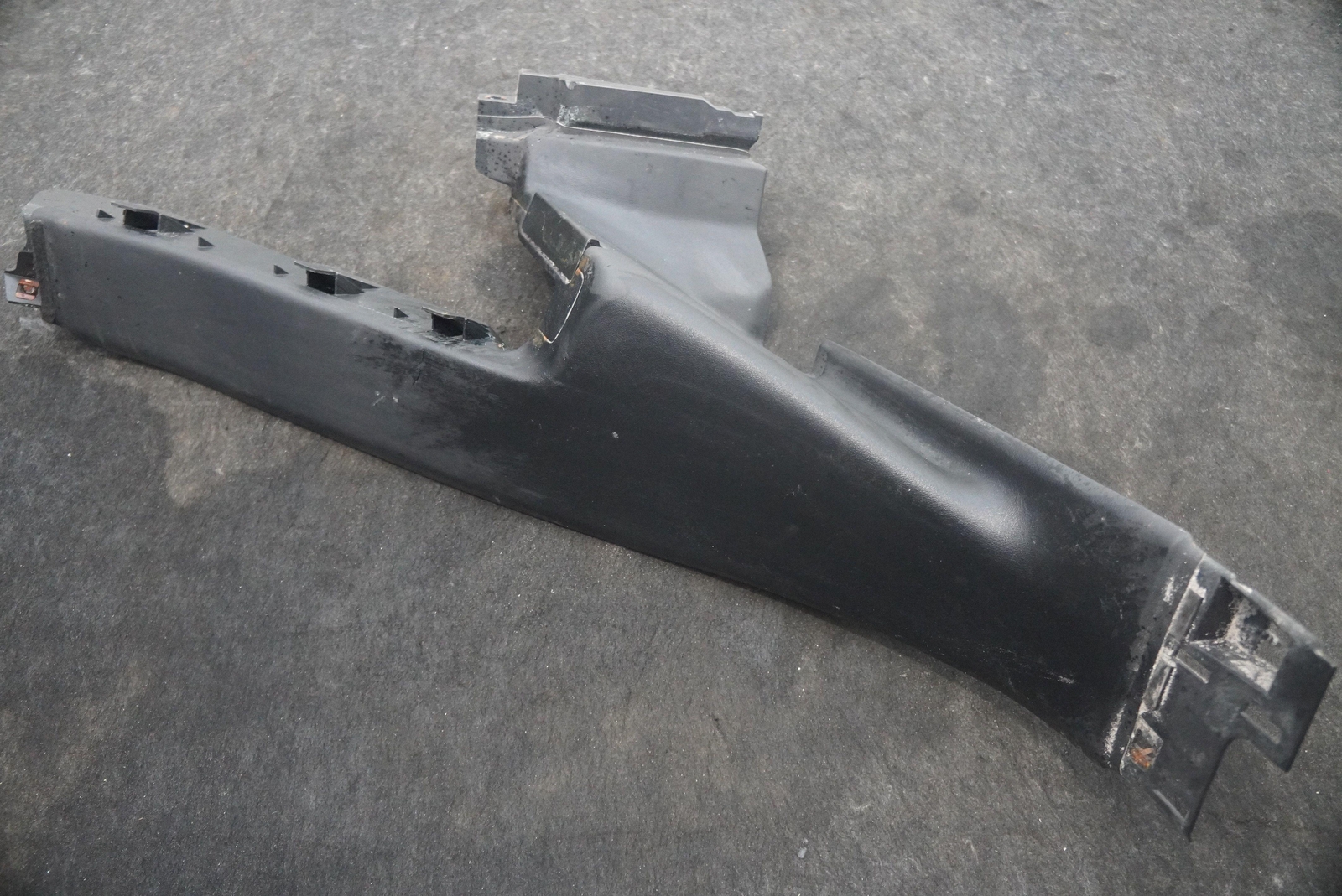Rear Right Lower C Pillar Cover Trim Panel 4ML867768 Lamborghini Urus *Note*