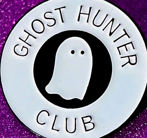 Ghost Hunter Club Emaille Pin Revers Handtasche Hut Pinback Halloween / Ghost Hunter ID - Bild 2 von 2