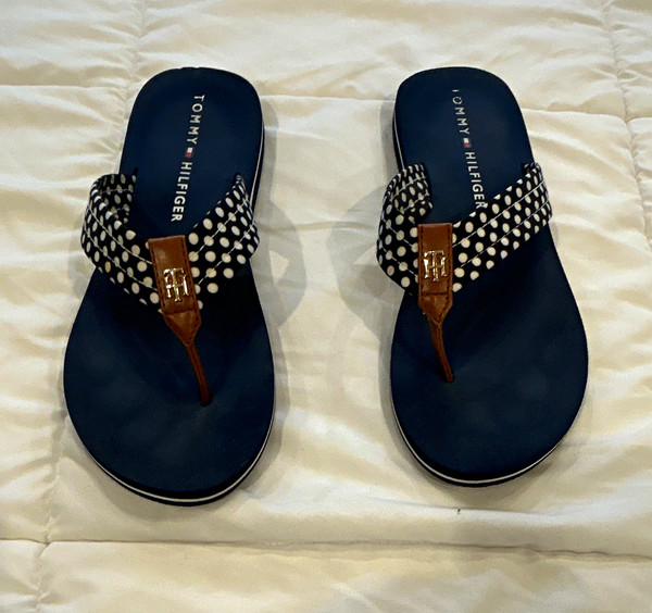 Tommy Hilfiger Navy Polka Dot Logo Thong Sandals Synthetic Women's US 9.5