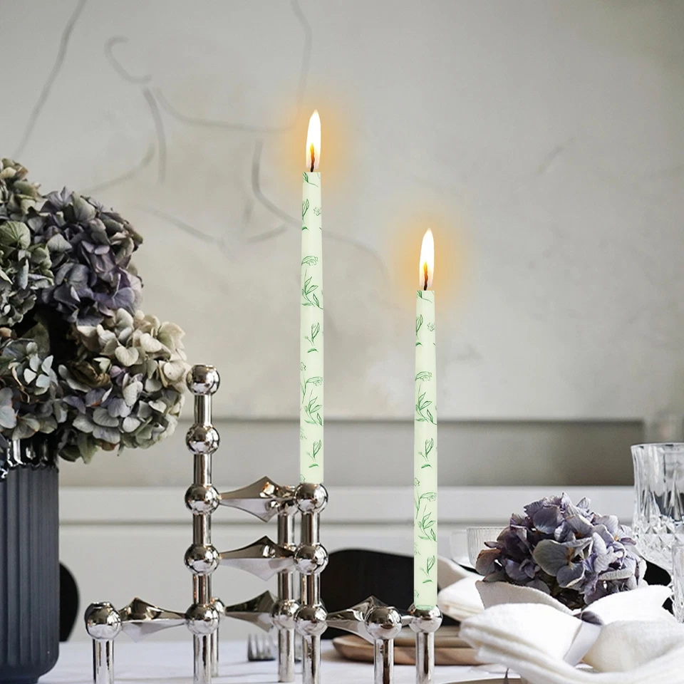 Juego de 2 velas de pilar decorativas hechas a mano de 10 pulgadas impresas en verde Foto 2 de 4