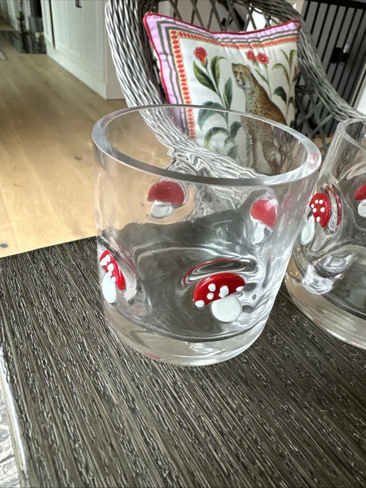 Juego de gafas Anthropologie. Setas insertadas. Tan lindo! Foto 2 de 4