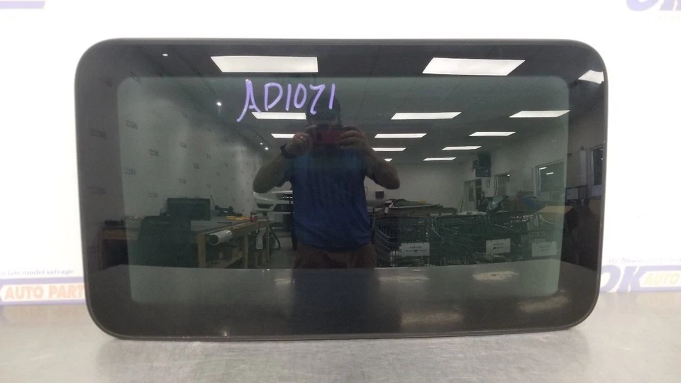 13 MERCEDES BENZ CLS63 AMG C218 SUNROOF MOON ROOF GLASS 2187800121 Foto 2 de 4