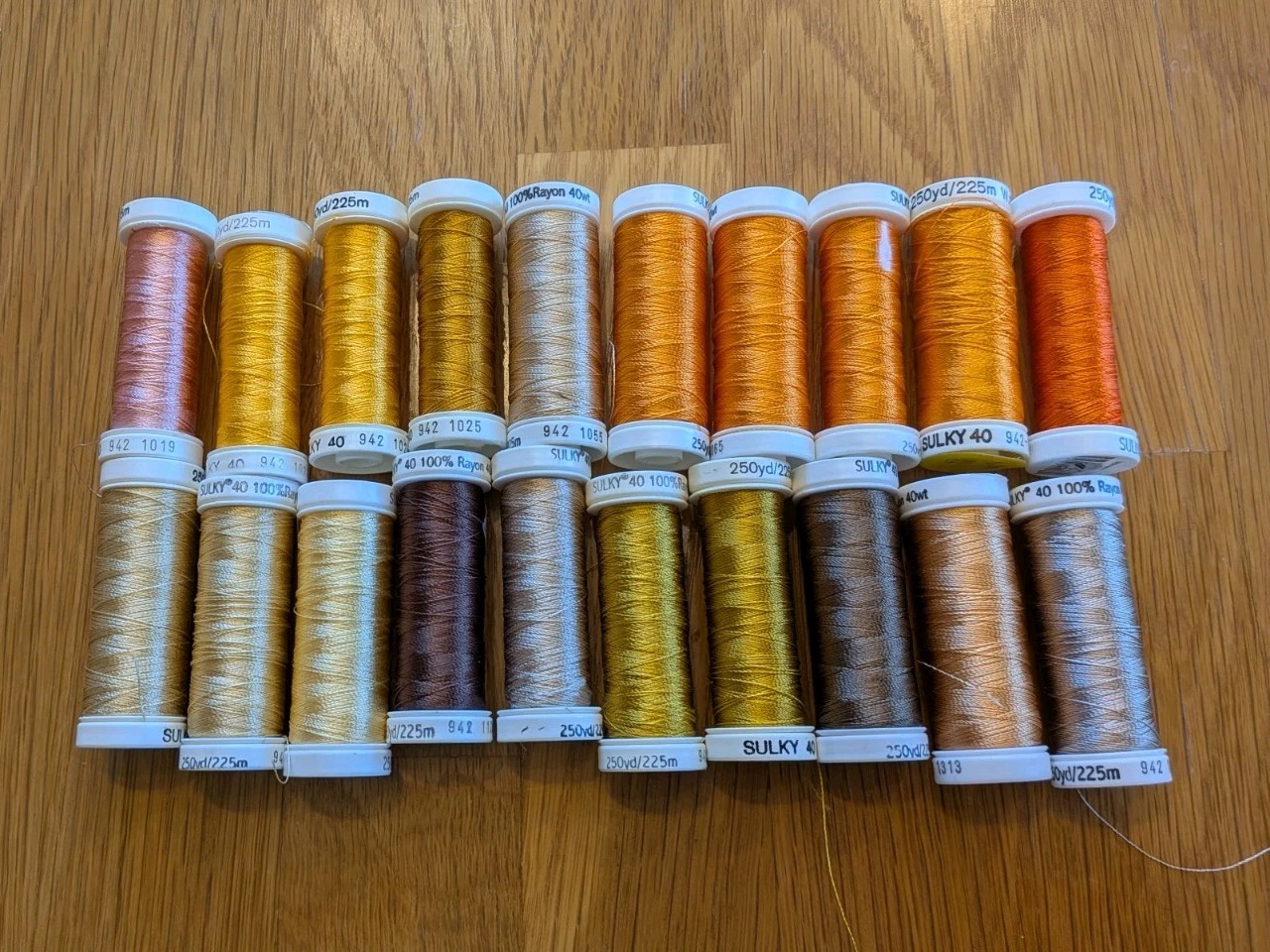 Sulky Thread 40 Wt Rayon &bull; Golds Oranges Browns&bull;  20 Partial Spools lot