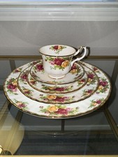 *MINT* Royal Albert Old Country Roses - 5 Pie...