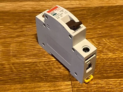 NEW CONTACTUM 32 AMP TYPE B MCB MINI CIRCUIT BREAKER CPB32 FREE UK p&p