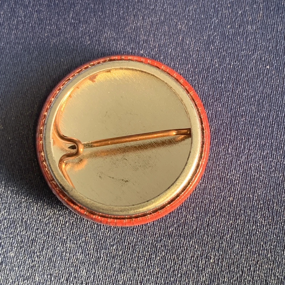 Comic Con Promo Pin Red Skull The World Ends with You O-Pin 2008 Rare - Image 2 of 3