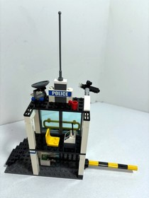 Lego City: Police:  Police Command Center 7743 (2008)