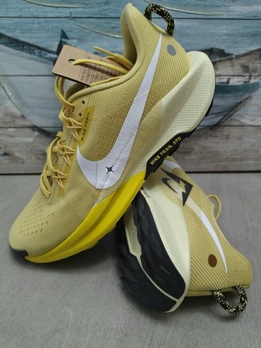 Nike Men’s Pegasus Trail 5 Saturn Gold Running Shoes Size 10.5 DV3864-700