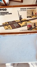 Vintage Tyco Automatic Crossing Gate Ho scale .