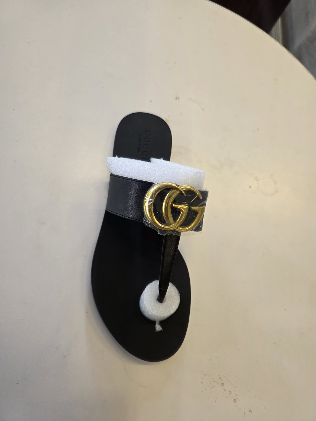 Gucci Women's Black Leather Thong Slide Sandals Gold GG Logo Slip-On Sz 9